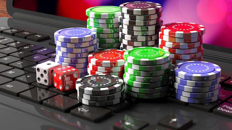 What are bonuses and promotions at online casinos and how to use them?
